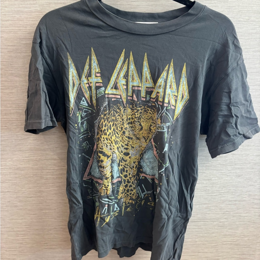 Daydreamer Gray Graphic Tee